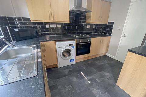 5 bedroom flat to rent, Parliament Street, L8 5RW,