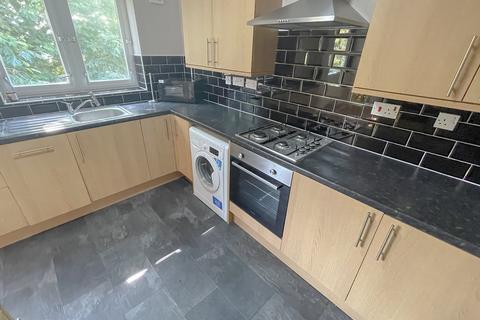 5 bedroom flat to rent, Parliament Street, L8 5RW,