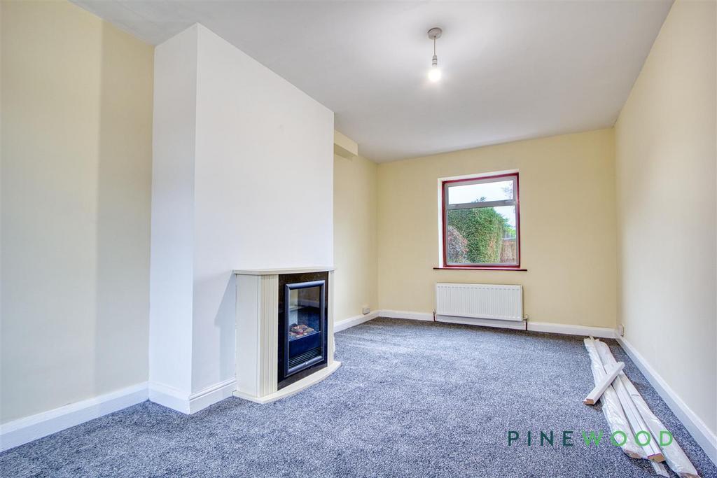 Sitting / dining room