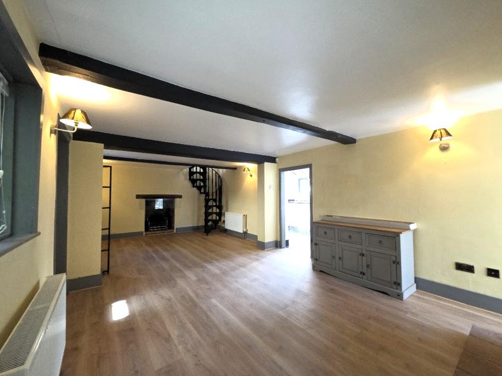 Sitting / Dining room