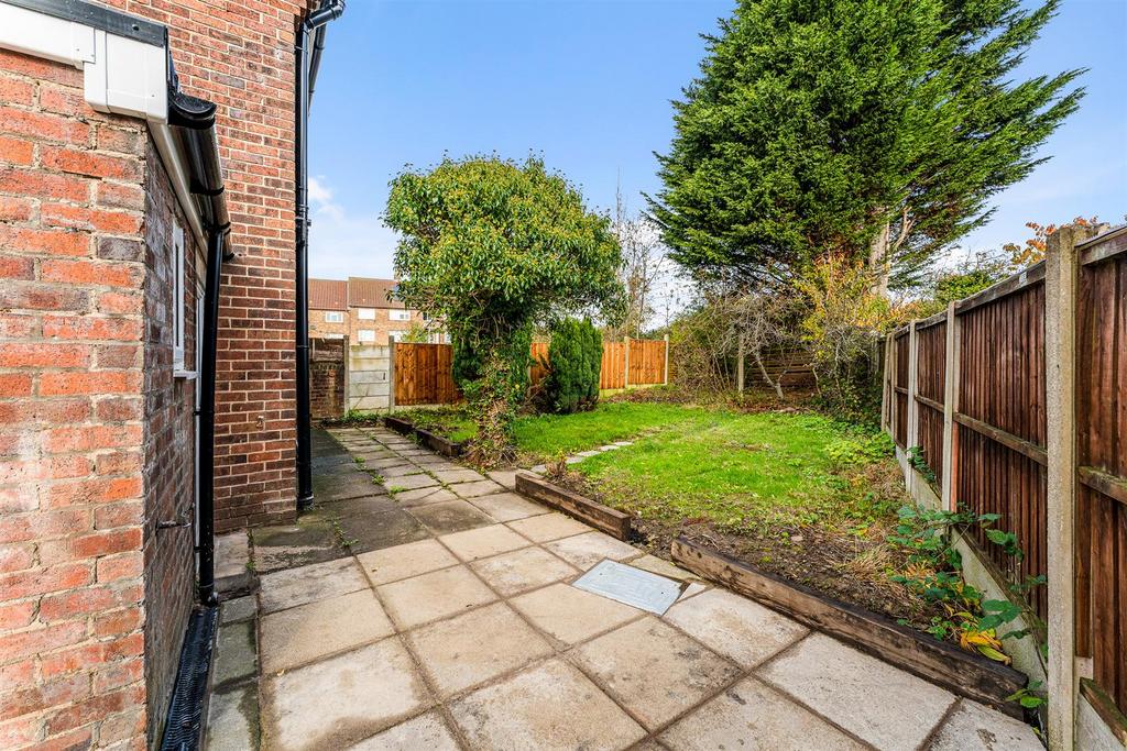 1 bryer road rear garden.jpg