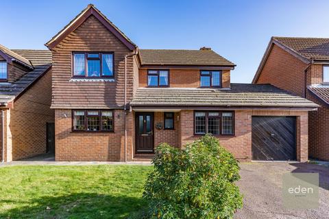 4 bedroom detached house for sale, Macaulay Close, Larkfield, ME20