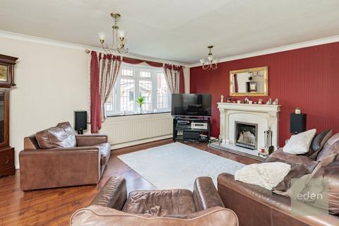 4 bedroom detached house for sale, Macaulay Close, Larkfield, ME20