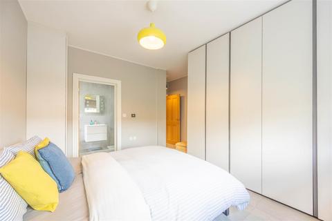 2 bedroom apartment for sale, ST HILDAS MEWS, IMPERIAL AVENUE, Westcliff-On-Sea