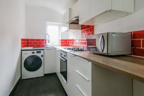 4 bedroom flat to rent, Dawlish Road, Birmingham B29