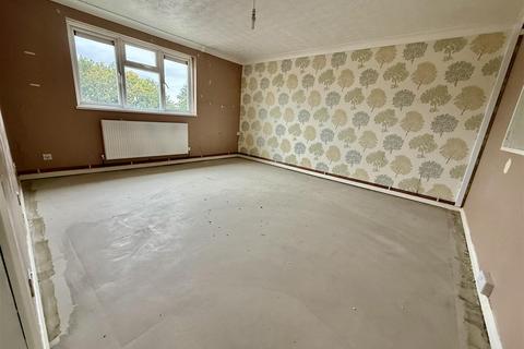 2 bedroom flat for sale, Neeld Crescent, Chippenham
