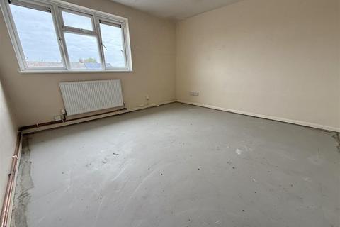 2 bedroom flat for sale, Neeld Crescent, Chippenham