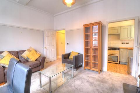 2 bedroom apartment to rent, Bridge Street, Pershore