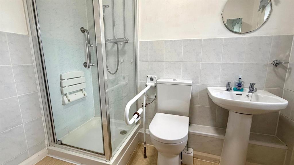 3 piece shower room