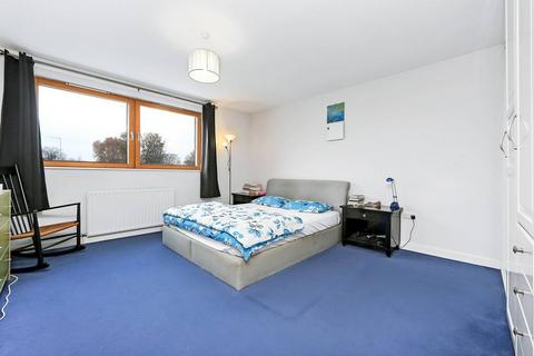2 bedroom flat for sale, Ambleside Close, Tottenham, London, N17