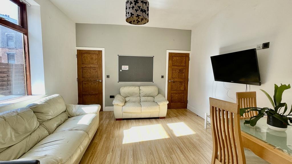Living Dining Area