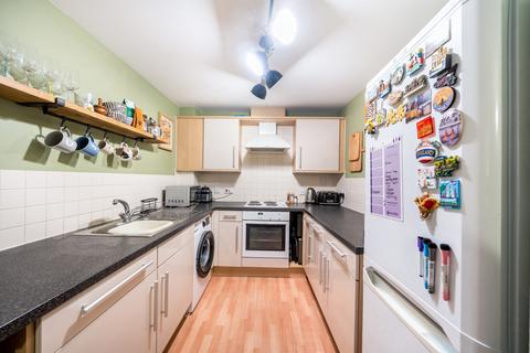 2 bedroom flat to rent, White Star Place, Hampshire SO14