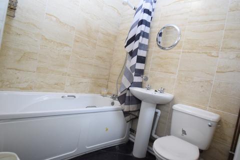 6 bedroom terraced house to rent, Seaford Street, Stoke-On-Trent ST4