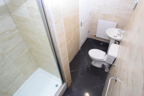 6 bedroom terraced house to rent, Seaford Street, Stoke-On-Trent ST4
