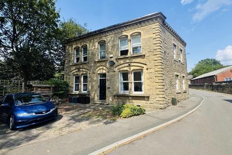 Studio to rent, , Oak House, Park Road, Dewsbury, West Yorkshire