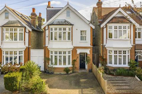 undefined, Bolton Gardens, Teddington TW11