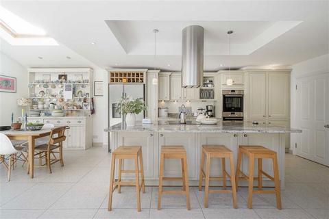 undefined, Bolton Gardens, Teddington TW11