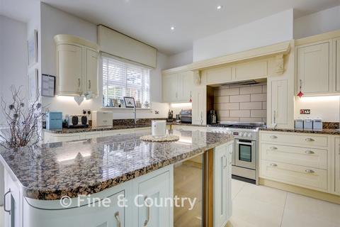 6 bedroom detached house for sale, Boleyn Row, Epping, Essex