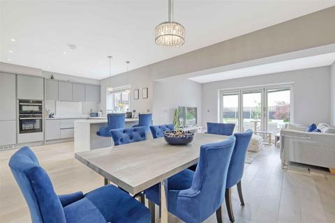 4 bedroom detached house for sale, Little Ridings Lane, Norton Heath