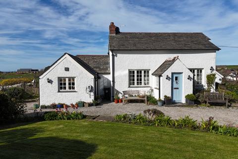 4 bedroom detached house for sale, Trelights, PL29