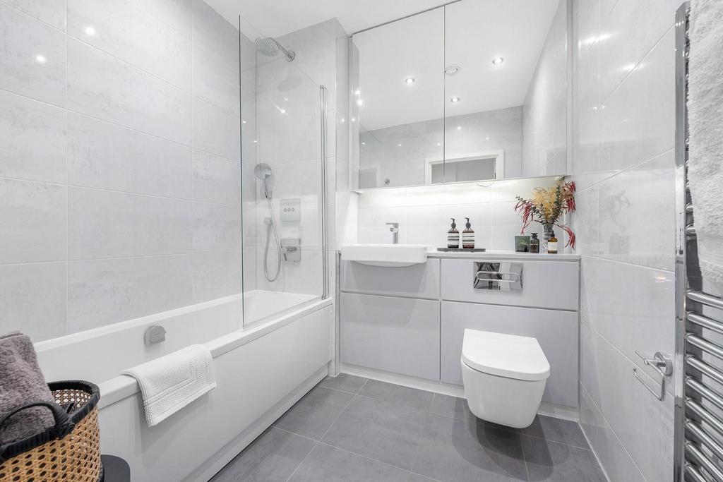 Bathroom.JPG