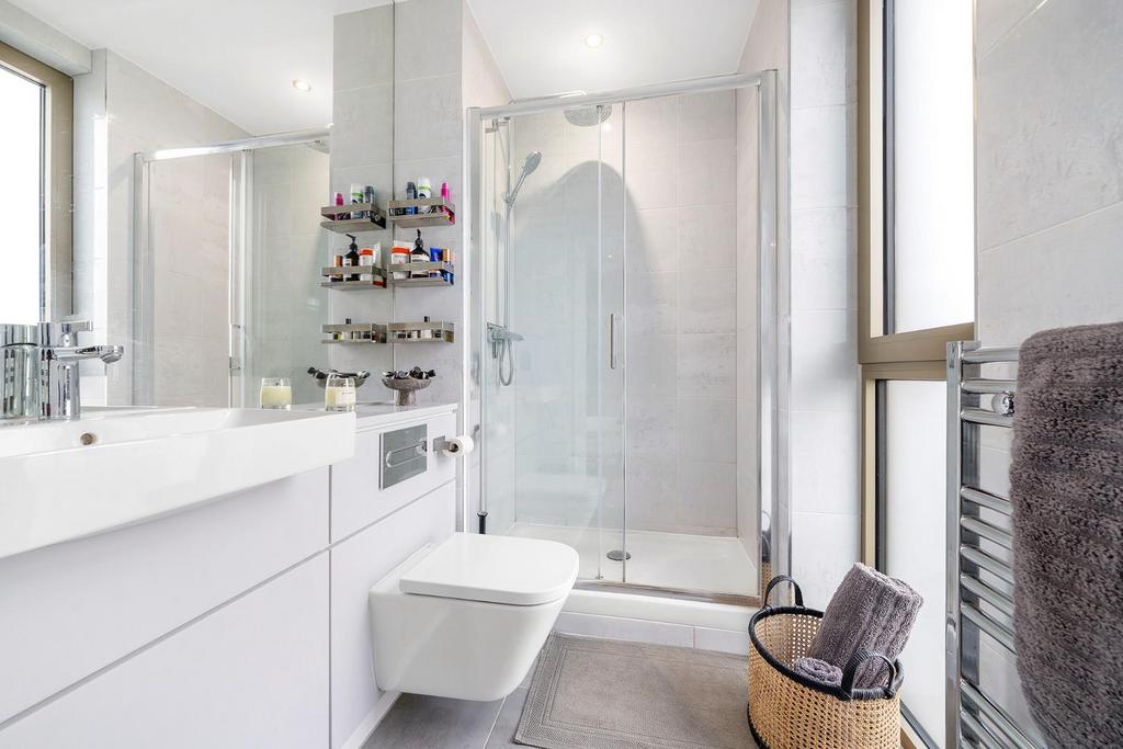 Ensuite.JPG