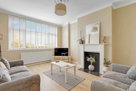 3 bedroom house to rent, Witham Road, London