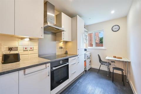 62 Redwood Drive, Epsom, KT19 8FL