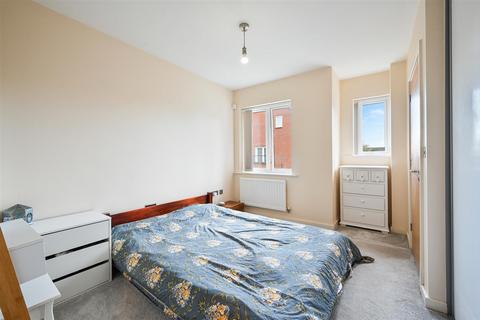 62 Redwood Drive, Epsom, KT19 8FL