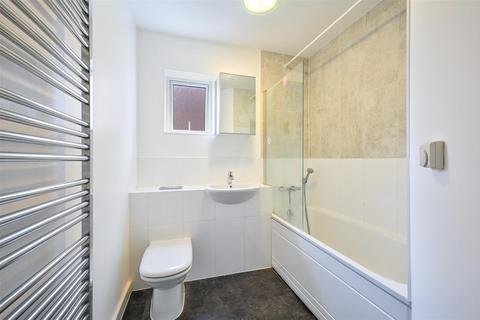 62 Redwood Drive, Epsom, KT19 8FL
