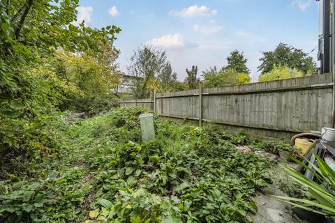 4 bedroom end of terrace house for sale, Consort Road, London