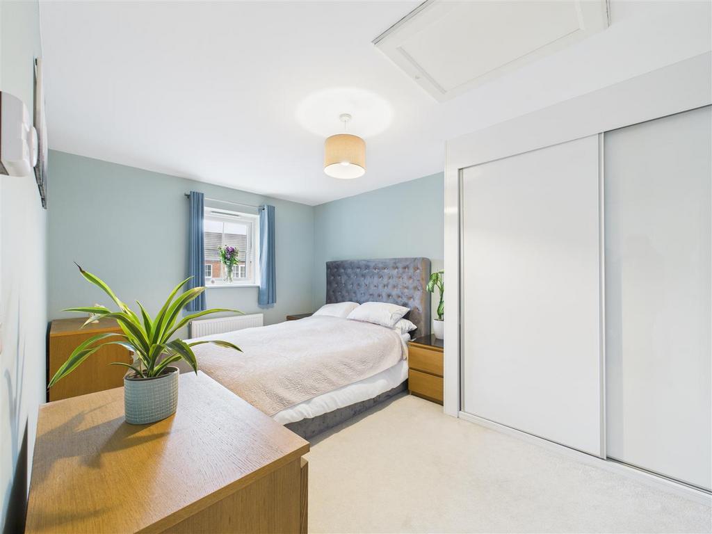 CAM03303 G0-PR0248-STILL011.jpg