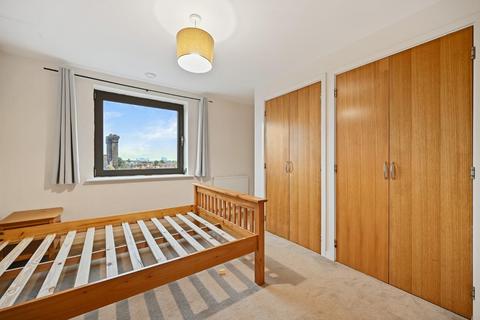 1 bedroom flat for sale, Lovelace House, West Ealing