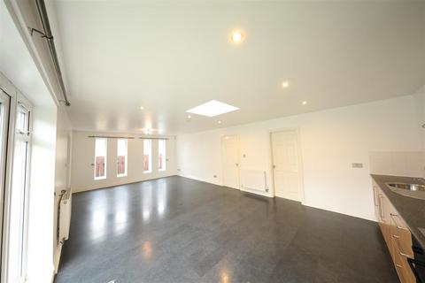 undefined, Kenmore Drive, Hull