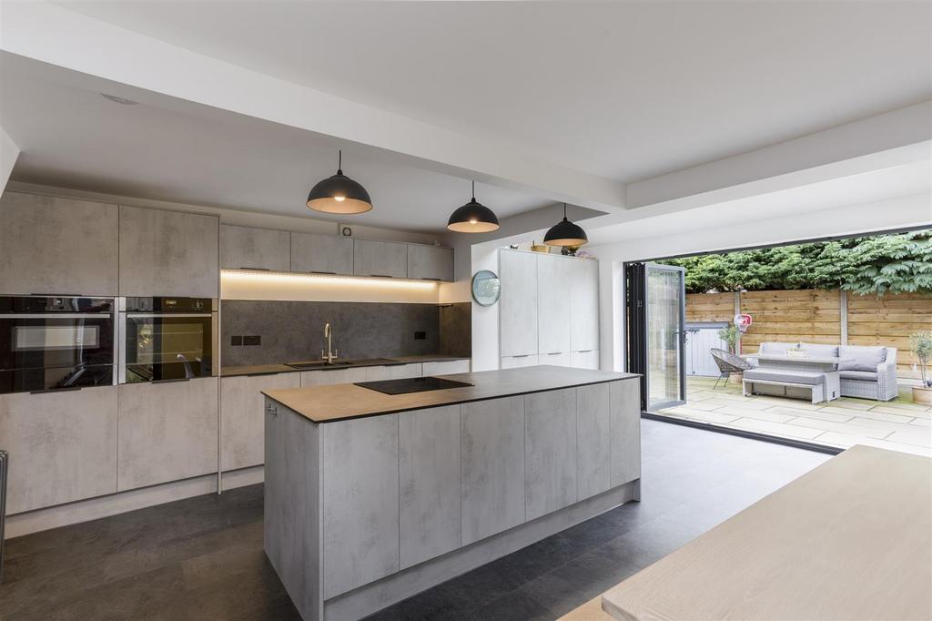 8 Appleton Court 3.jpg