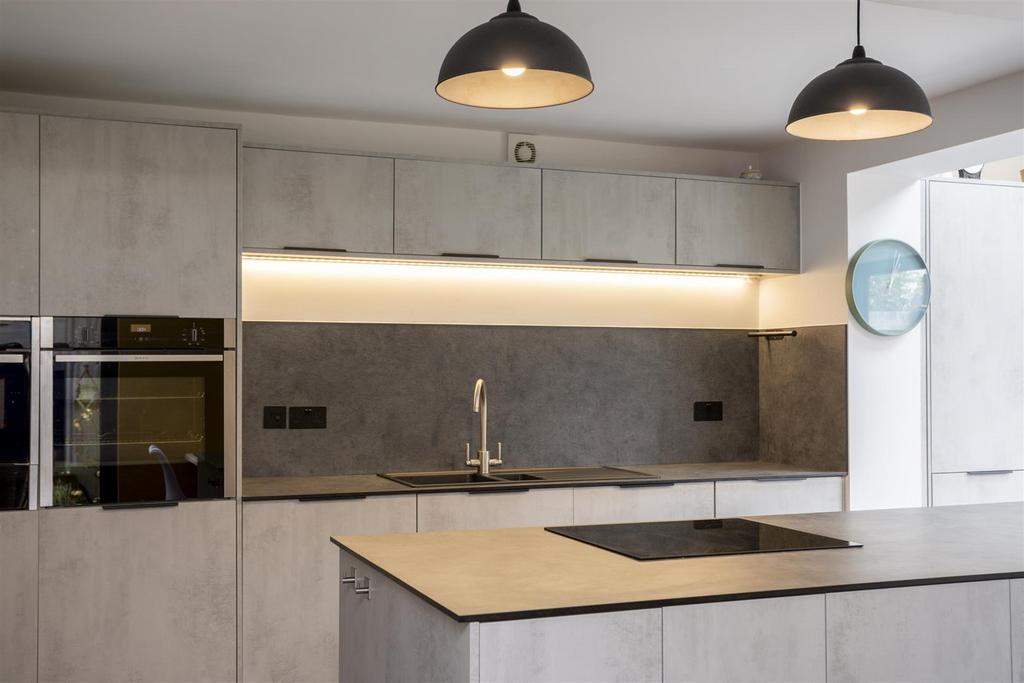 8 Appleton Court 2.jpg