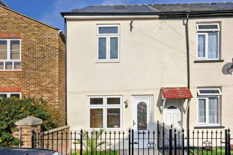 2 bedroom house to rent, Pyne Road, Surbiton KT6