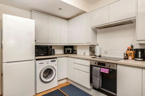 2 bedroom house to rent, Pyne Road, Surbiton KT6