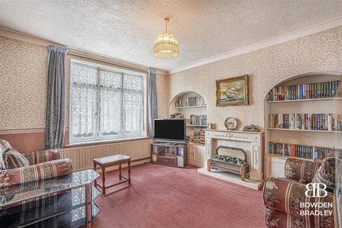 2 bedroom terraced house for sale, Parsloes Avenue, Dagenham