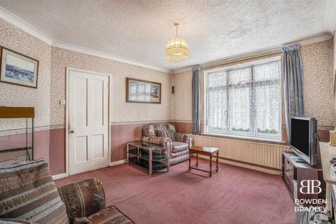 2 bedroom terraced house for sale, Parsloes Avenue, Dagenham