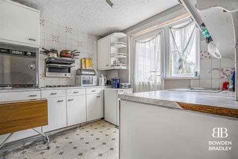 2 bedroom terraced house for sale, Parsloes Avenue, Dagenham