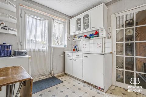 2 bedroom terraced house for sale, Parsloes Avenue, Dagenham