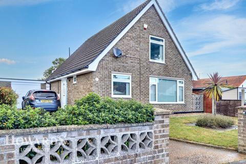 3 bedroom chalet for sale, Edgerton Road, Lowestoft