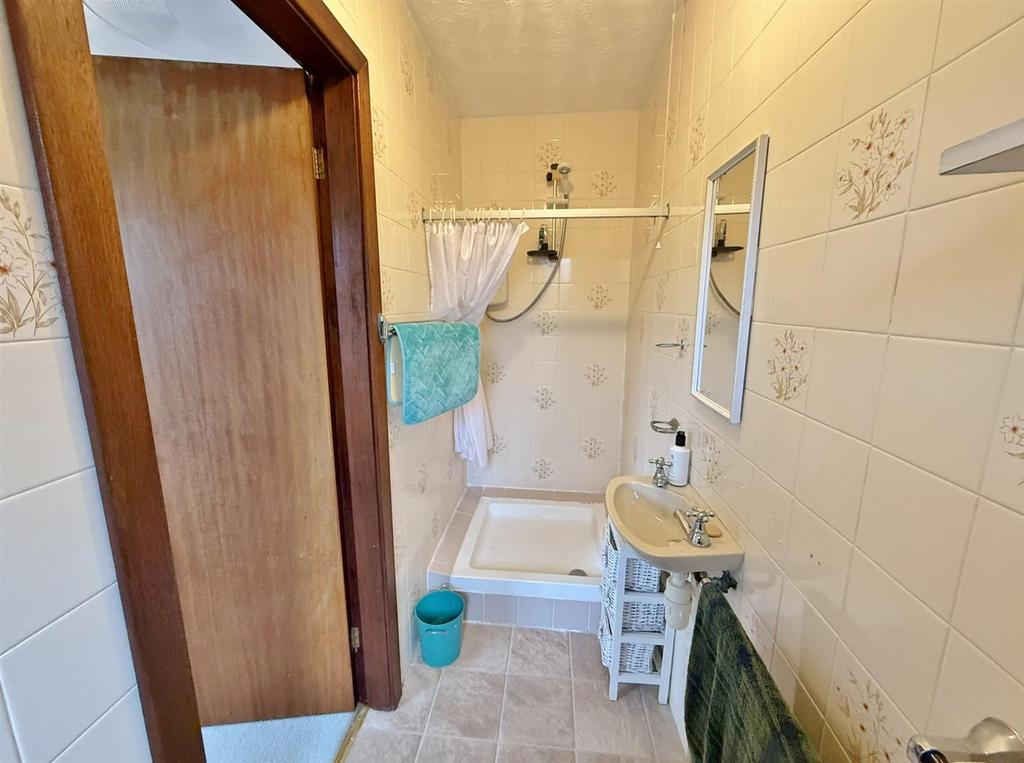 Ensuite shower room