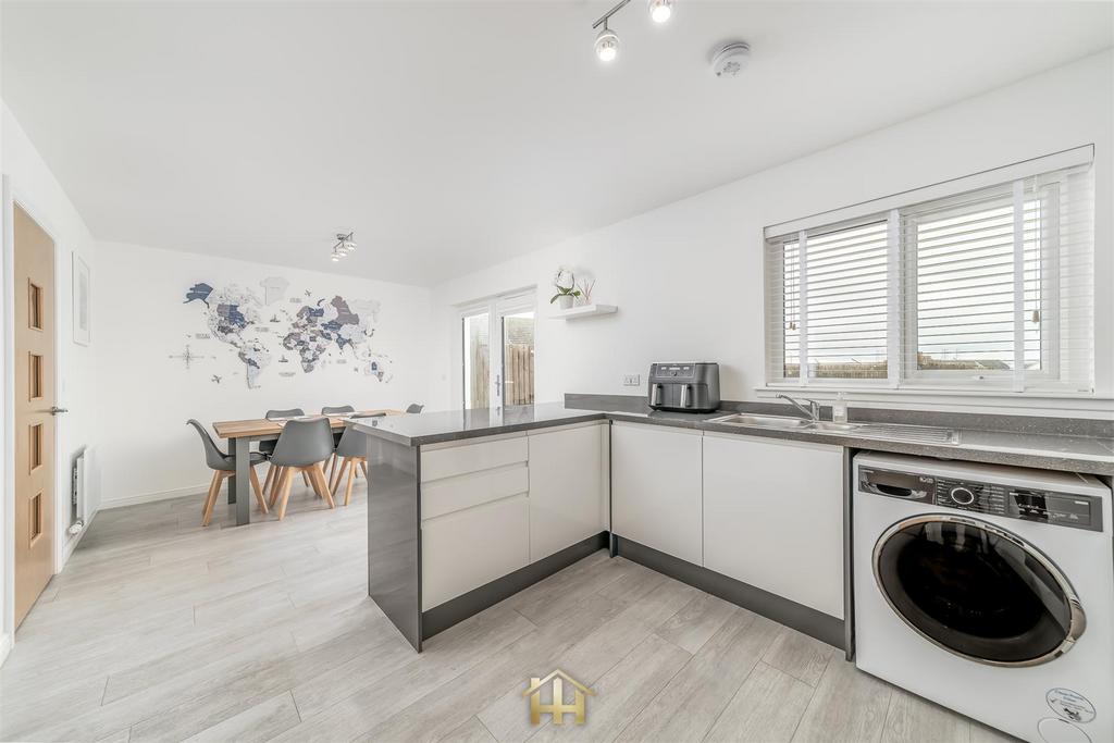 29 CASTLEVIEW PL 031125 EDIT (13 of 35).jpg