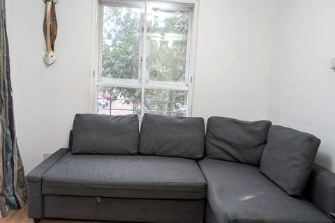2 bedroom flat to rent, Beaulieu Avenue, London E16