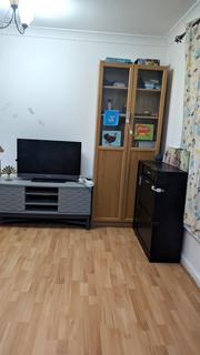 2 bedroom flat to rent, Beaulieu Avenue, London E16