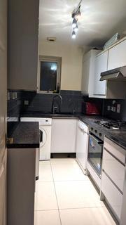 2 bedroom flat to rent, Beaulieu Avenue, London E16