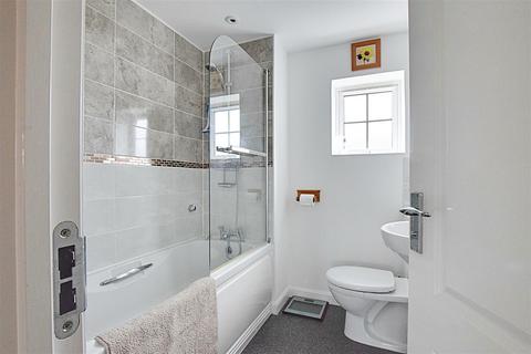10 Northcliffe, Bexhill-on-sea, TN40 1RA
