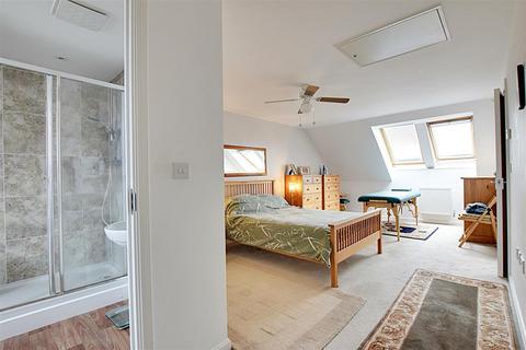 4 bedroom terraced house for sale, Northcliffe, Bexhill-On-Sea